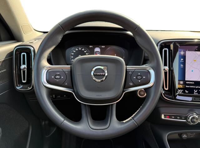 Volvo XC40 1.5 T5 Plug-in hybrid Ultimate Dark I Panoramadak I Trekhaak I