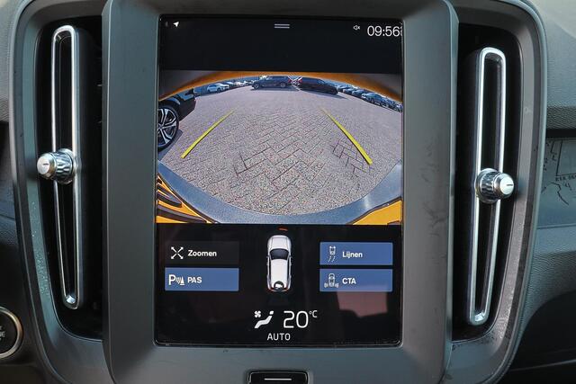 Volvo XC40 T2 Momentum - IntelliSafe Assist & Surround - Parkeercamera achter - Parkeersensoren voor & achter - 17' LMV