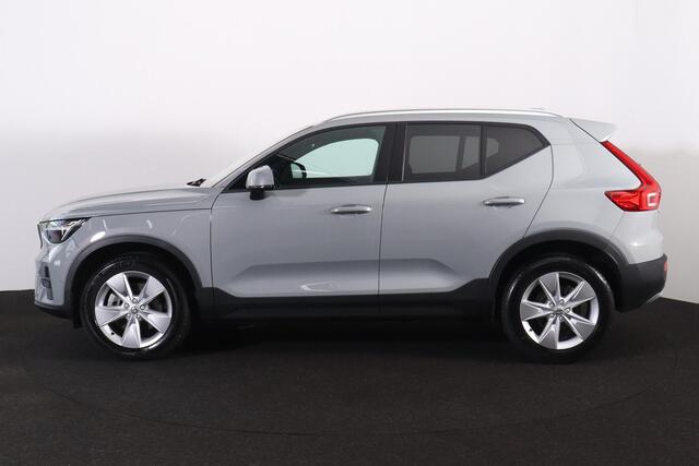 Volvo XC40 B4 Core - IntelliSafe Assist & Surround - 360º Camera - Verwarmde voorstoelen, stuur & achterbank - Parkeersensoren voor & achter - Draadloze tel. lader - Standkachel - Extra getint glas - Elektr. inklapbare trekhaak - 18' LMV