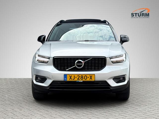 Volvo XC40 2.0 T4 R-Design NL-Auto, Veel Opties! | Trekhaak Uitklapbaar | Panoramadak | Stuur- + Stoelverwarming | Geheugenstoel | Blind Spot | All Season Banden | Rijklaarprijs!
