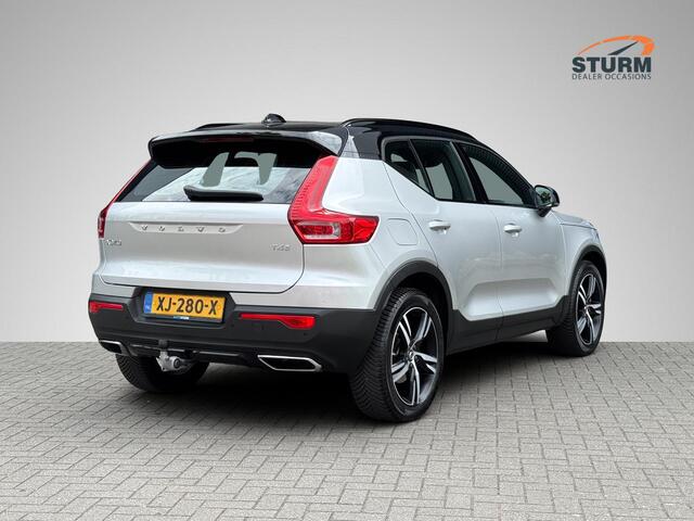 Volvo XC40 2.0 T4 R-Design NL-Auto, Veel Opties! | Trekhaak Uitklapbaar | Panoramadak | Stuur- + Stoelverwarming | Geheugenstoel | Blind Spot | All Season Banden | Rijklaarprijs!