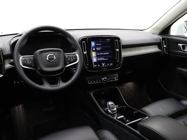 Volvo XC40 T4 211pk Inscription / Leder / BLIS / Adaptieve cruise / Stoel-Stuur verwarming / 19 inch / PDC camera.