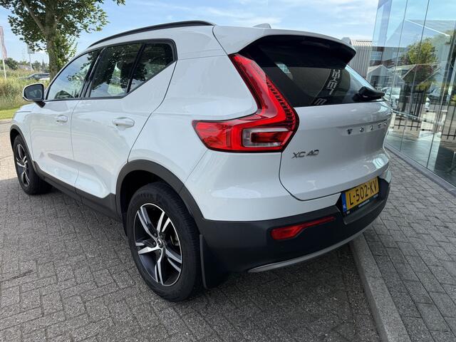 Volvo XC40 1.5 T2 Business Pro ** Camera ** Leder ** Trekhaak 1.600kg trekgewicht!