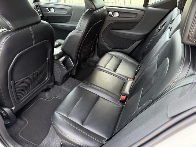 Volvo XC40 1.5 T2 Business Pro ** Camera ** Leder ** Trekhaak 1.600kg trekgewicht!