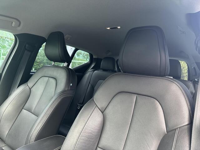Volvo XC40 T5 Recharge Inscription / Trekhaak / Elek. verstelbare voorstoelen / Stuur + stoelen verwarmd / Leder / Camera achter / Carplay /