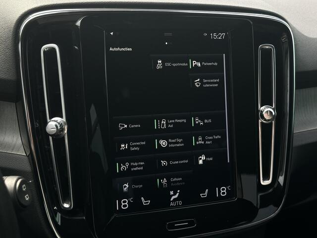 Volvo XC40 T5 Recharge Inscription / Trekhaak / Elek. verstelbare voorstoelen / Stuur + stoelen verwarmd / Leder / Camera achter / Carplay /