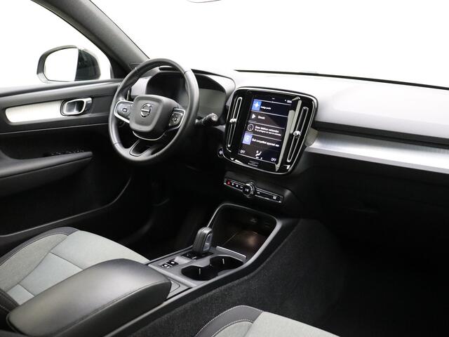 Volvo XC40 T3 163pk Business Pro / BLIS / Keyless entry / Camera achter / Elektrische achterklep / Apple/Android carplay /