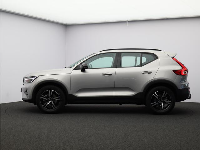 Volvo XC40 2.0 B4 Plus Dark / Trekhaak / Stoel+stuur+voorruitverwarming
