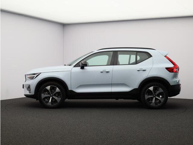 Volvo XC40 2.0 B4 Plus Dark / Trekhaak / Harman Kardon / Stoel + stuurverwarming / Elek. verstelbare stoelen / Adapt. cruise control / BLIS / Verwarmbare voorruit