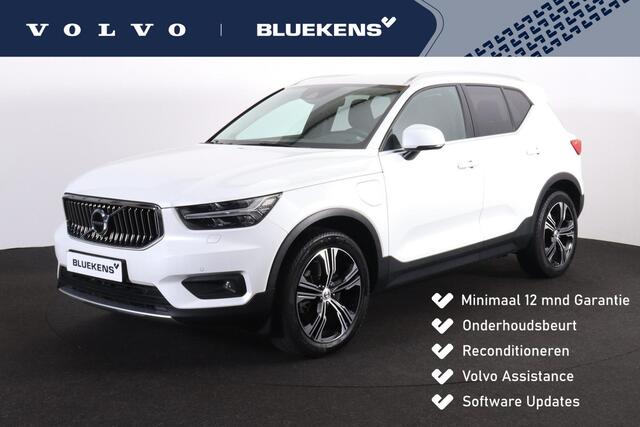 Volvo XC40 T5 Recharge R-Design - IntelliSafe Assist - Adaptieve LED koplampen - Parkeercamera achter - Verwarmde voorstoelen & stuur - Parkeersensoren voor & achter - Draadloze tel. lader - Extra getint glas - Elektr. inklapbare trekhaak - 19' LMV