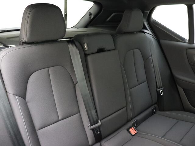 Volvo XC40 Extended Range Business Edition / Adapt. Cruise / BLIS / 360 Camera / Stoel + Stuurw. verwarming / getint glas / 19'' Velgen /