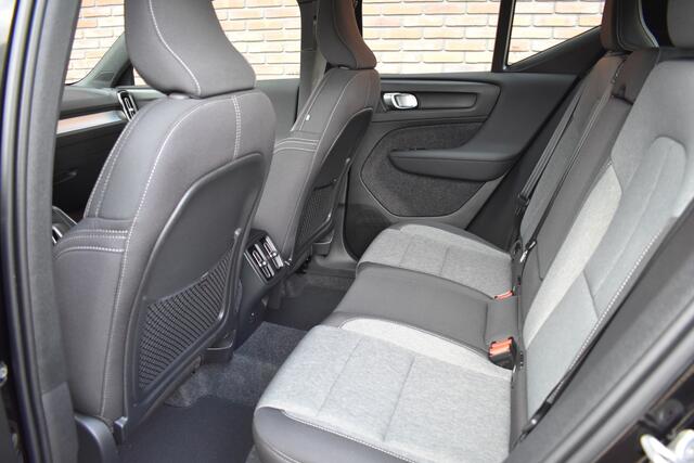 Volvo XC40 B3 177PK Automaat Core | Elektrisch verstelbare voorstoelen | Keyless entry