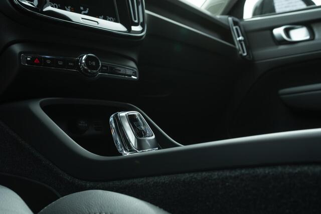 Volvo XC40 1.5 T4 Plug-in hybrid Ultimate Dark | Adaptieve Cruise | Camera | Stoel-/Stuurverwarming | Keyless | Lederen Bekleding | Elek. Stoelen | Memory | Elek. Achterklep | Volvo On Call | 18" LM