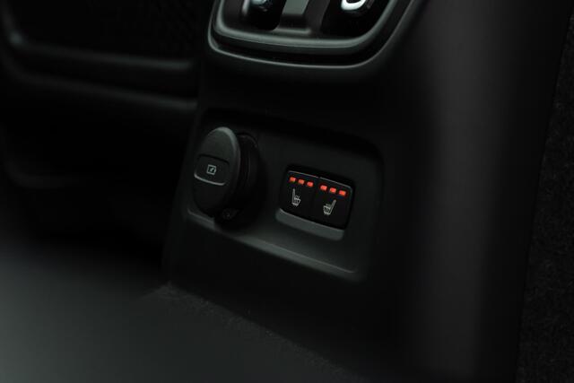 Volvo XC40 1.5 T4 Plug-in hybrid Ultimate Dark | Adaptieve Cruise | Camera | Stoel-/Stuurverwarming | Keyless | Lederen Bekleding | Elek. Stoelen | Memory | Elek. Achterklep | Volvo On Call | 18" LM