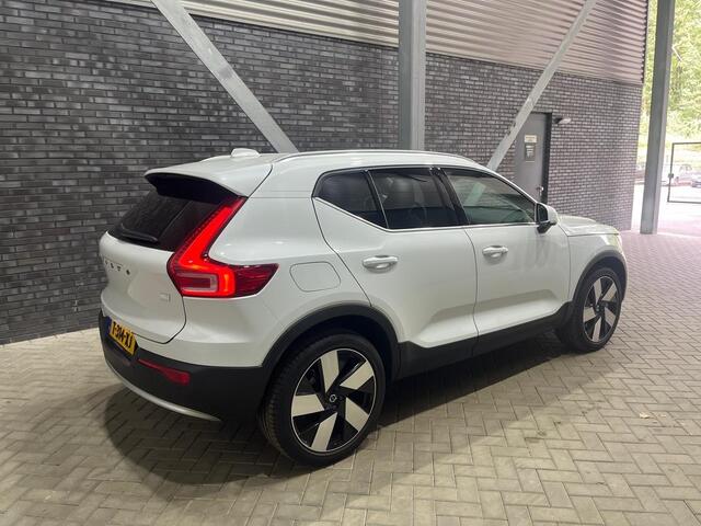 Volvo XC40 T5 Plug-in hybrid Plus Bright | ACC | BLIS | harman/kardon | Stoel+Stuurverwarming | 20 Inch | Getint Glas