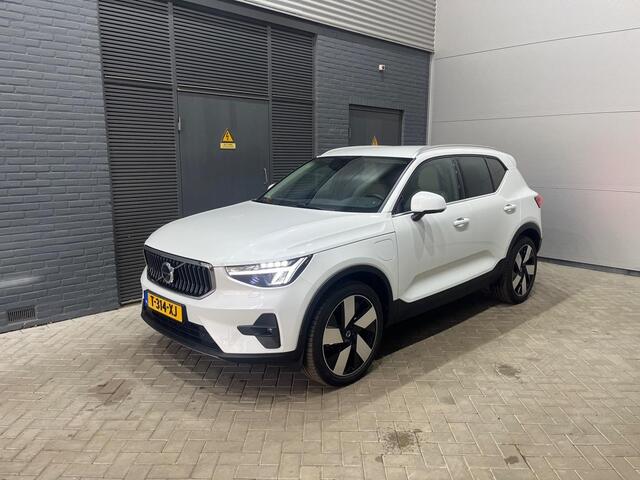 Volvo XC40 T5 Plug-in hybrid Plus Bright | ACC | BLIS | harman/kardon | Stoel+Stuurverwarming | 20 Inch | Getint Glas