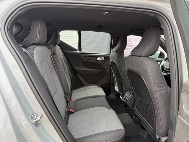 Volvo XC40 2.0 B4 Plus Dark | Nieuw Binnen | Trekhaak | Camera | Harman/Kardon | Keyless Entry/start | elektrisch verstelbare voorstoelen |