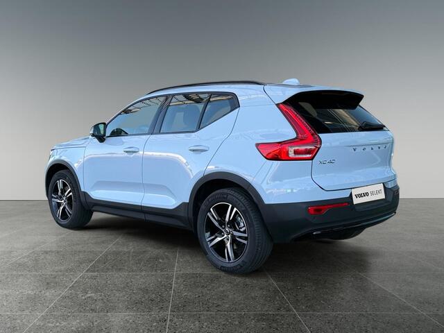 Volvo XC40 2.0 B4 Plus Dark | Stoelverwarming | Harman/Kardon Audio | Trekhaak | Verwarmbare voorruit |