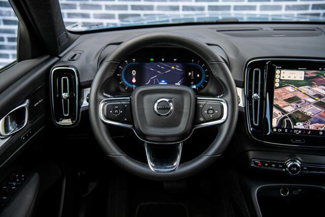 Volvo XC40 2.0 B4 Plus Dark | Trekhaak | Adaptive Cruise Control | Dode hoek detectie BLIS | Harman/Kardon audio | Elektrische stoelverstelling | Stoel- en stuurverwarming | Verwarmde Voorruit |