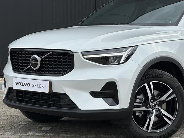Volvo XC40 2.0 B4 Plus Dark , Automaat, Stoel+Stuur Verwarming/ Elek. Verstelbare stoel met geheugen/ Harman/Kardon / Adaptive Cruise / Google / Carplay/ DAB / Keyless