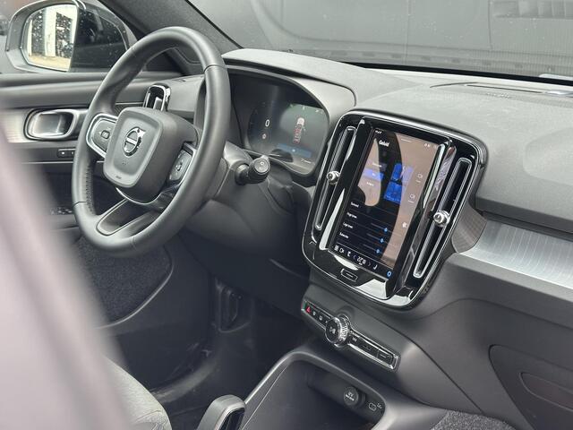 Volvo XC40 2.0 B4 Plus Dark , Automaat, Stoel+Stuur Verwarming/ Elek. Verstelbare stoel met geheugen/ Harman/Kardon / Adaptive Cruise / Google / Carplay/ DAB / Keyless