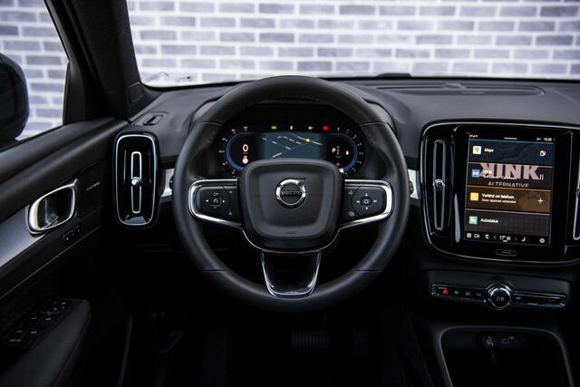 Volvo XC40 2.0 B4 Plus Dark | Trekhaak | Adaptive Cruise Control | Dode hoek detectie BLIS | Harman/Kardon audio | Elektrische stoelverstelling | Stoel- en stuurverwarming | Verwarmde Voorruit |
