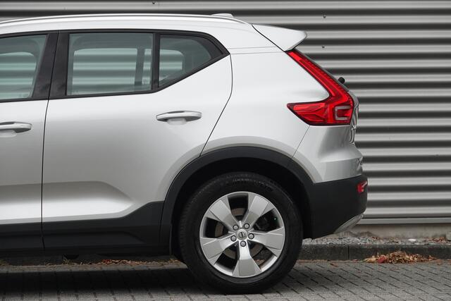 Volvo XC40 2.0 T4 Momentum | Trekhaak | ACC | Carplay | Camera |