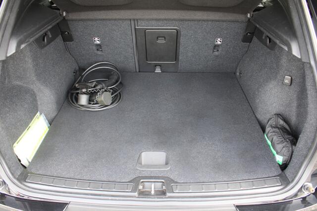 Volvo XC40 T5 Recharge Business Pro | 360 Camera | Schuif/kanteldak | Verw. Stoel & Stuurwiel | BLIS