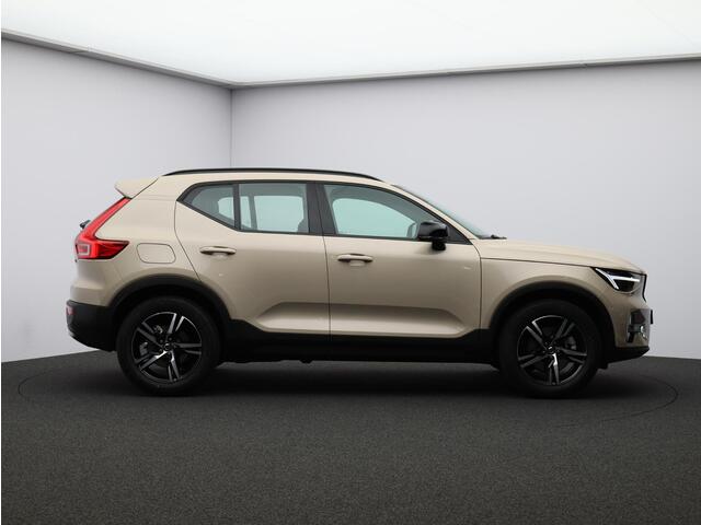 Volvo XC40 2.0 B4 Plus Dark / Trekhaak / Harman Kardon / Elektrische Stoelen / Stoel+Stuurverwarming / Adaptive Cruise / Pilot Assist /