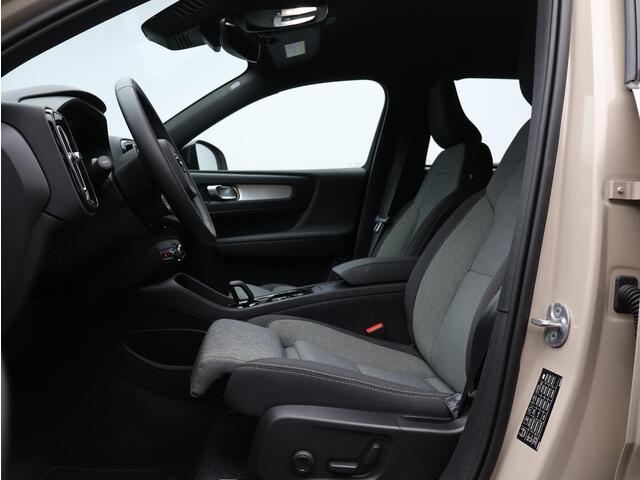 Volvo XC40 2.0 B4 Plus Dark / Trekhaak / Harman Kardon / Elektrische Stoelen / Stoel+Stuurverwarming / Adaptive Cruise / Pilot Assist /