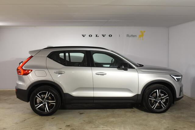 Volvo XC40 B4 211PK Automaat Plus Dark / Navigatie / Harman Kardon / Stuur & Stoelverwarming / LM Velgen / Trekhaak