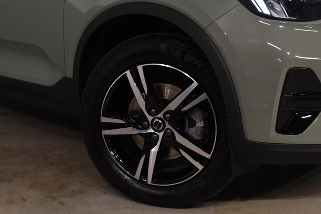 Volvo XC40 B4 211PK Automaat Plus Dark / Navigatie / Harman Kardon / Stuur & Stoelverwarming / LM Velgen / Trekhaak