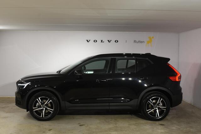 Volvo XC40 B4 211PK Automaat Plus Dark / Navigatie / Harman Kardon / Stuur & Stoelverwarming / LM Velgen / Trekhaak