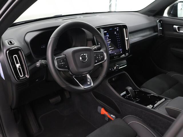 Volvo XC40 Recharge Plus 70 kWh | Cruise Control Adaptief | Parkeercamera | Navigatie | Elektr. Achterklep |