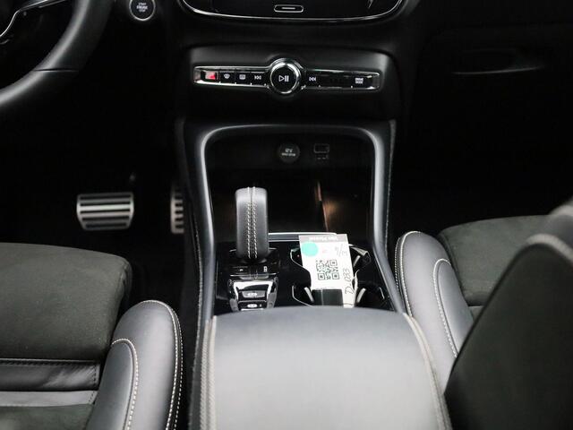 Volvo XC40 T5 Recharge R-Design | Achteruitrij Camera | Cruise Controle | Apple Carplay / Android Auto | Stoel + Stuur Verwarming |