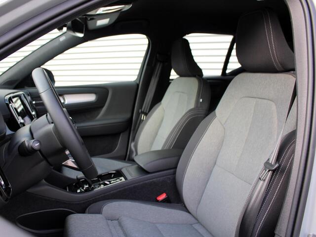 Volvo XC40 2.0 B4 Plus Dark Automaat / Trekhaak / Verwarm voorruit / Elektr.verst.voorstoelen / Google Maps