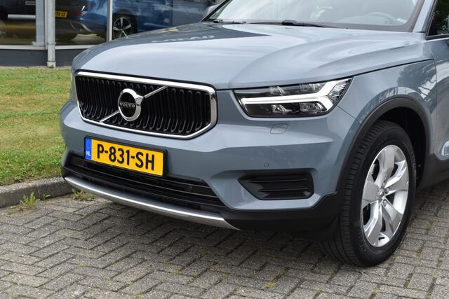 Volvo XC40 T3 165 PK Automaat Momentum Pro Trekhaak | ACC | Camera | Stoel-Stuur verwarming | 18"LMV