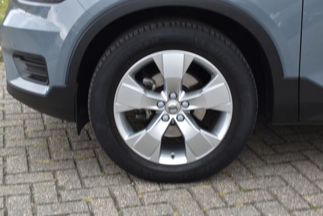 Volvo XC40 T3 165 PK Automaat Momentum Pro Trekhaak | ACC | Camera | Stoel-Stuur verwarming | 18"LMV