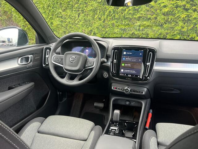 Volvo XC40 2.0 B4 Plus Dark