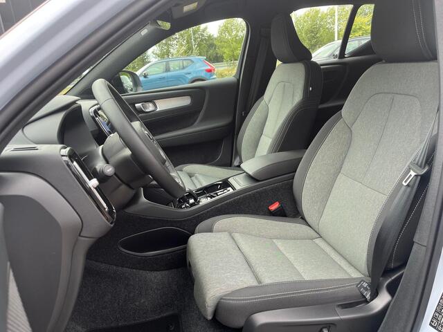 Volvo XC40 2.0 B4 Plus Dark