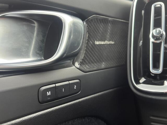Volvo XC40 2.0 B4 Plus Dark