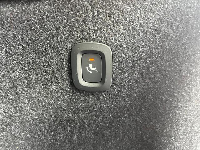 Volvo XC40 2.0 B4 Plus Dark