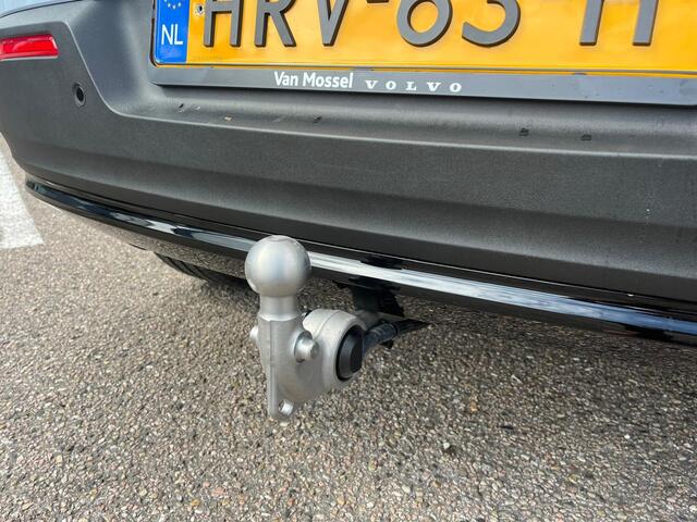 Volvo XC40 2.0 B4 Plus Dark
