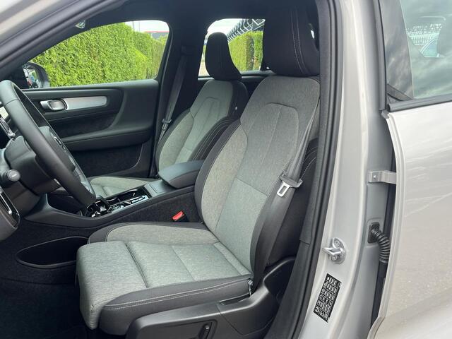 Volvo XC40 2.0 B4 Plus Dark