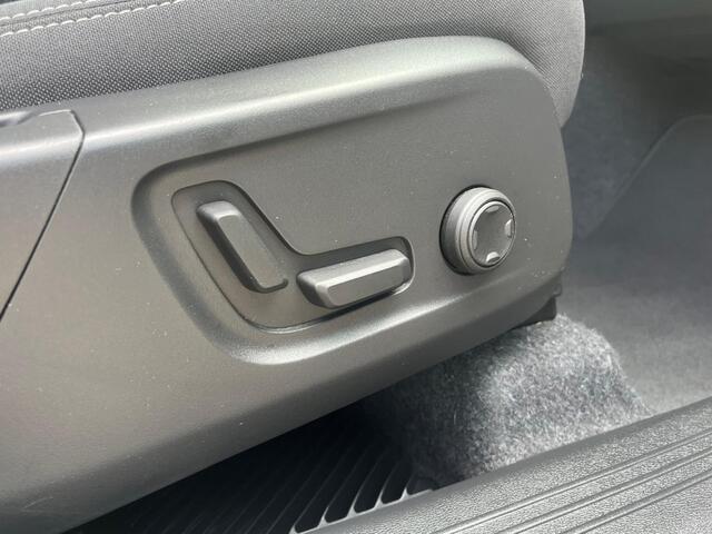 Volvo XC40 2.0 B4 Plus Dark