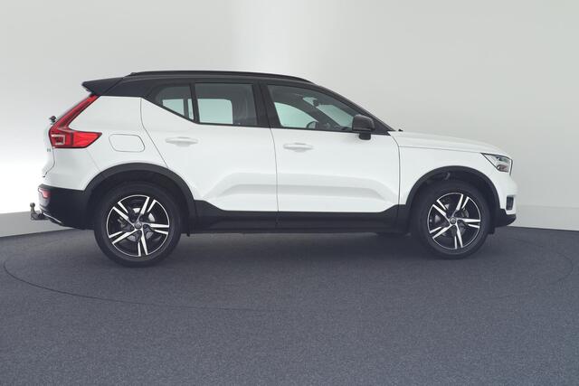 Volvo XC40 1.5 T3 163pk R-Design Trekhaak Camera Navigatie LED