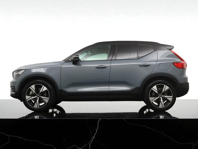 Volvo XC40 Recharge P8 AWD R-Design 408pk (SOH 90,6%) - Navigatie - Camera - 19 inch LM velgen - Stoel- en stuurverwarming - Wegklapbare trekhaak - 12 maanden garantie