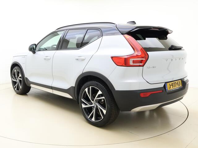 Volvo XC40 T5 262pk Recharge R-Design / 20'' / Styling kit / 360 Camera / Full-LED / Panoramadak / El. Trekhaak / El. Stoelen / Harman&Kardon / ACC / BLIS / Alarm 3 / DAB /