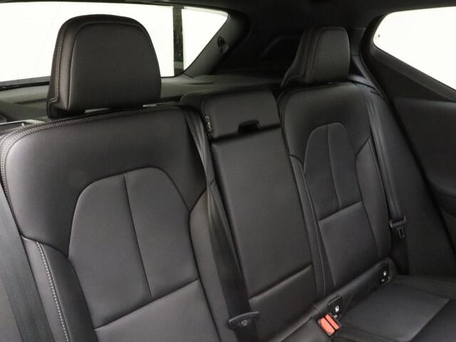 Volvo XC40 T5 262pk Recharge R-Design / 20'' / Styling kit / 360 Camera / Full-LED / Panoramadak / El. Trekhaak / El. Stoelen / Harman&Kardon / ACC / BLIS / Alarm 3 / DAB /
