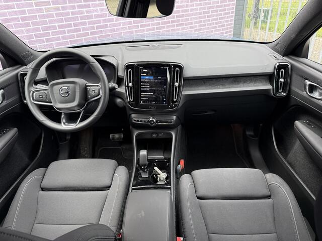 Volvo XC40 Single Motor Extended Range Plus 82 kWh | Nieuw Binnen | Trekhaak | 1500KG Trekgewicht | Adaptoeve Cruise controle | Blis | Google |
